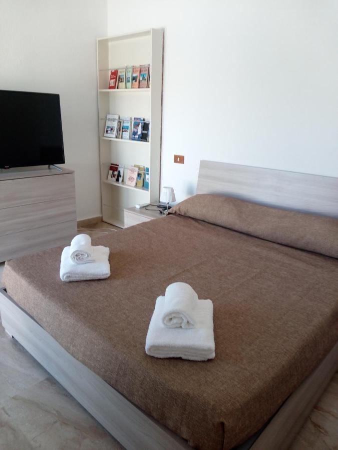 Flamingo Guest House- Rooms Olbia Kültér fotó
