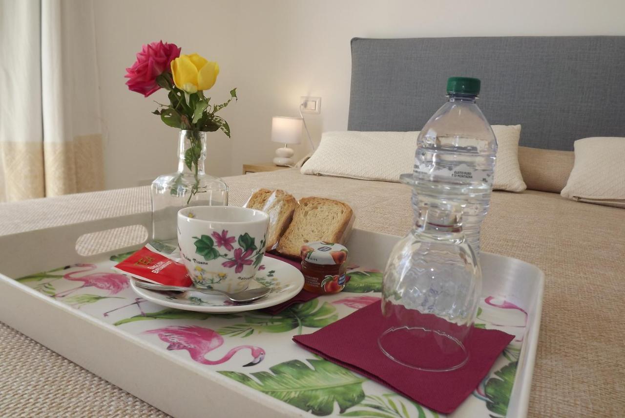 Flamingo Guest House- Rooms Olbia Kültér fotó